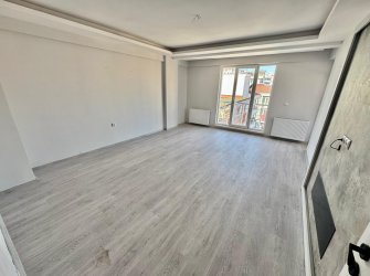 SAMSUN İLKADIM DEREBAHÇE MH. 3+1 4. KAT 135 M2 EBEVEYN BANYOLU CAM BALKONLU KOMBİSİ TAKILI KREDİYE UYGUN FIRSAT DAİRE.. 