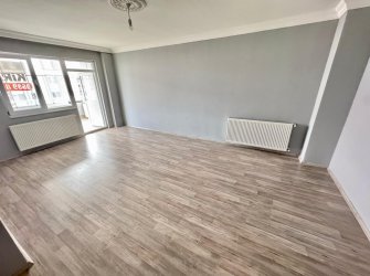 SAMSUN İLKADIM KIŞLA MH. 3+1 5. KAT 130 M2 CAM BALKONLARI TAKILI 2 BÜYÜK BALKONLU OTOPARKLI KİRALIK DAİRE.