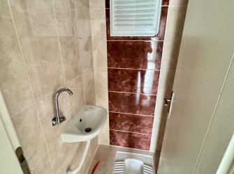 SAMSUN İLKADIM KIŞLA MH. 3+1 5. KAT 130 M2 CAM BALKONLARI TAKILI 2 BÜYÜK BALKONLU OTOPARKLI KİRALIK DAİRE.