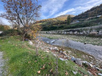 SAMSUN İLKADIM AŞAĞIAVDAN MH. 8.000 M2 IRMAK KENARINDA YOLA CEPHE ELEKTRİK YOL SU PROBLEMİ YOK BUNGALOV İÇİN MÜKEMMEL LOKASYONDA FIRSAT TARLA..