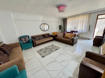 SAMSUN İLKADIM KALKANCI MH. 3+1 135 M2 2. KAT TRAMVAYA YAKIN CADDEYE CEPHE ÇİFT BALKONLU OTOPARKLI SİTE İÇİ FIRSAT DAİRE.