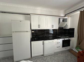 SAMSUN ATAKUM ÇAKIRLAR MAH 1+1 YÜKSEK GİRİŞ 50m2 EŞYALI KREDİYE UYGUN KOMBİ TAKILI OTOPARKLI SIFIR DAİRE