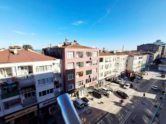 SAMSUN İLKADIM İSTASYON MAH 4.KAT 3+1 130m2 ASANSÖRLÜ KREDİYE UYGUN YOLA CEPHE MASRAFSIZ DENİZ MANZARALI DIŞCEPHELİ KUPON DAİRE