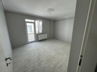 SAMSUN İLKADIM KIŞLA MAH 2+1 90m2 4.KAT ASANSÖRLÜ GENİŞ BALKONLU KOMBİ TAKILI SIFIR SON 1 DAİRE ACİL