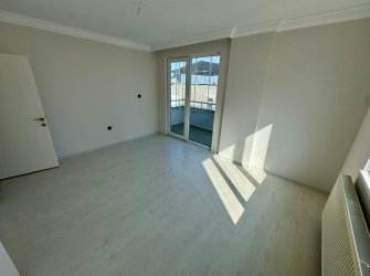 SAMSUN İLKADIM KAVACIK MH. 3+1 156 M2 2. KAT EBEVEYN BANYOLU CAM BALKONLARI TAKILI CADDEYE CEPHE SATILIK DAİRE..