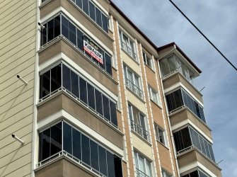 SAMSUN İLKADIM KIŞLA MH. 3+1 5. KAT 130 M2 CAM BALKONLARI TAKILI 2 BÜYÜK BALKONLU OTOPARKLI KİRALIK DAİRE.