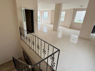 KAVACIK MAH.220M2 CADDEYE CEPHE İKİ KATLI ASANSÖRLÜ FIRSAT DÜKKAN 