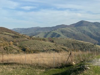 SAMSUN İLKADIM AŞAĞIAVDAN MH. 4 DÖNÜM YOLA CEPHE ELEKTRİK YOL SU PROBLEMİ YOK EV, BUNGALOV YAPIMINA UYGUN DOĞA MANZARALI FIRSAT TARLA..