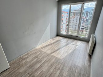 SAMSUN İLKADIM KIŞLA MH. 3+1 5. KAT 130 M2 CAM BALKONLARI TAKILI 2 BÜYÜK BALKONLU OTOPARKLI KİRALIK DAİRE.