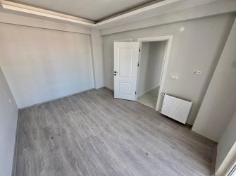 SAMSUN İLKADIM DEREBAHÇE MH. 3+1 4. KAT 135 M2 EBEVEYN BANYOLU CAM BALKONLU KOMBİSİ TAKILI KREDİYE UYGUN FIRSAT DAİRE.. 