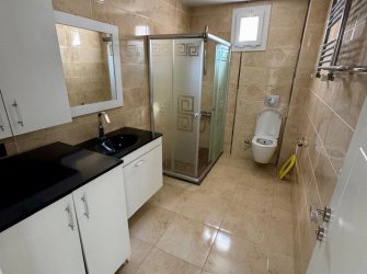 SAMSUN İLKADIM KAVACIK MH. 3+1 156 M2 2. KAT EBEVEYN BANYOLU CAM BALKONLARI TAKILI CADDEYE CEPHE SATILIK DAİRE..