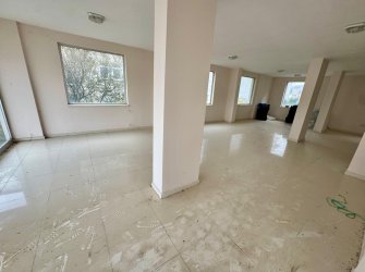 KAVACIK MAH.220M2 CADDEYE CEPHE İKİ KATLI ASANSÖRLÜ FIRSAT DÜKKAN 