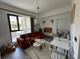 SAMSUN ATAKUM ÇAKIRLAR MAH 1+1 YÜKSEK GİRİŞ 50m2 EŞYALI KREDİYE UYGUN KOMBİ TAKILI OTOPARKLI SIFIR DAİRE