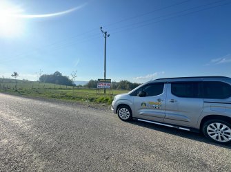 SAMSUN İLKADIM GÜRGENDAĞ MH. 6893 M2 DENİZ MANZARALI BUNGOLOVLAR BÖLGESİNDE ATA YOLUNA CEPHE ELEKTRİK YOL SU PROBLEMİ OLMAYAN FIRSAT TARLA.. 