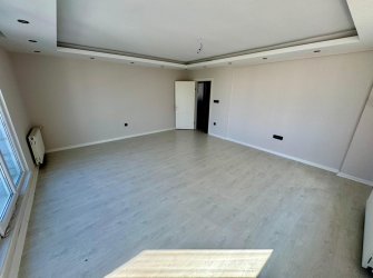 SAMSUN İLKADIM KAVACIK MH. 3+1 156 M2 2. KAT EBEVEYN BANYOLU CAM BALKONLARI TAKILI CADDEYE CEPHE SATILIK DAİRE..