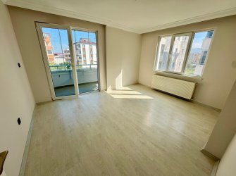 SAMSUN İLKADIM KAVACIK MH. 3+1 156 M2 1. KAT EBEVEYN BANYOLU CAM BALKONLARI TAKILI CADDEYE CEPHE SATILIK DAİRE..