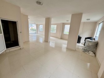 KAVACIK MAH.220M2 CADDEYE CEPHE İKİ KATLI ASANSÖRLÜ FIRSAT DÜKKAN 