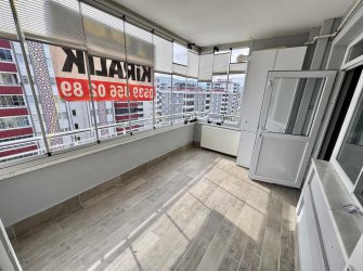 SAMSUN İLKADIM KIŞLA MH. 3+1 5. KAT 130 M2 CAM BALKONLARI TAKILI 2 BÜYÜK BALKONLU OTOPARKLI KİRALIK DAİRE.