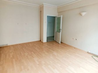 SAMSUN İLKADIM ÇİFTLİK MAH. 2+1 2.KAT DOĞALGAZLI BALKONLU MERKEZİ KONUMDA KREDİYE UYGUN FIRSAT DAİRE.. 