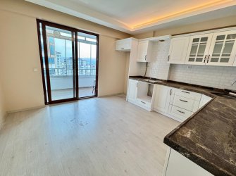 SAMSUN İLKADIM TEPECİK MH. 3+1 165 M2 7. KAT TEPE TOWERS SİTESİNDE CAM BALKONLU HAVUZLU GÜVENLİKLİ SİTE İÇİ KİRALIK LÜKS DAİRE..