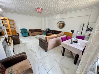 SAMSUN İLKADIM KALKANCI MH. 3+1 135 M2 2. KAT TRAMVAYA YAKIN CADDEYE CEPHE ÇİFT BALKONLU OTOPARKLI SİTE İÇİ FIRSAT DAİRE.