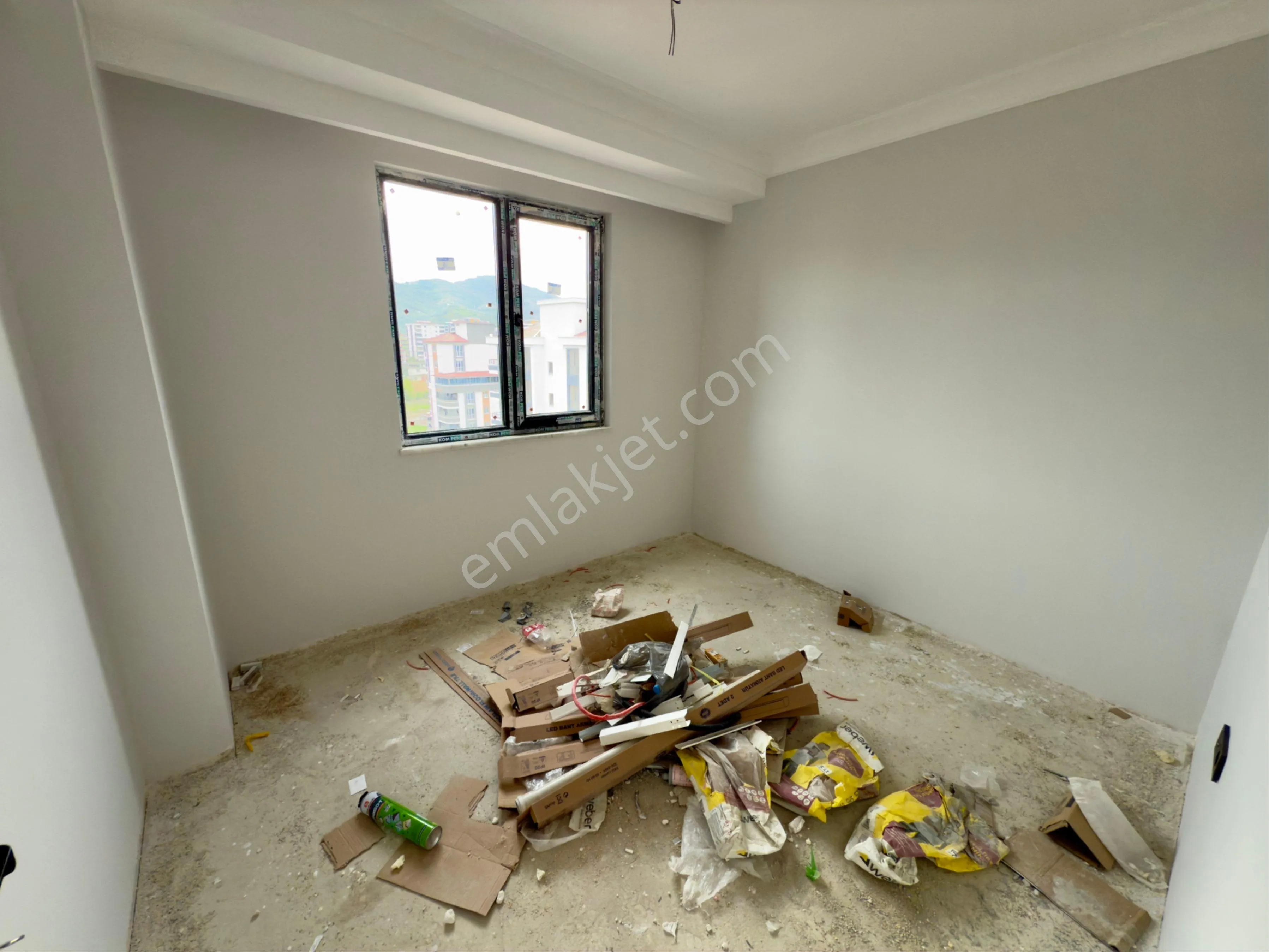 SAMSUN İLKADIM KIŞLA MH 3+1 145m2 KAT VE CEPHE SEÇENEKLİ YERDEN ISITMALI EBEVEYN BANYOLU CADDEYE CEPHE 2 AYA TESLİM SATILIK SIFIR LÜX DAİRELER