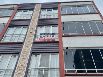 SAMSUN İLKADIM KAVACIK MH. 3+1 2. KAT 130 M2 EBEVEYN BANYOLU ASANSÖRLÜ 4 YILLIK FIRSAT DAİRE..