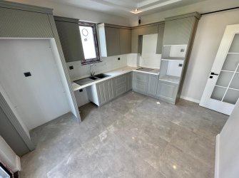 SAMSUN İLKADIM KIŞLA MH. 3+1 1. KAT 140 M2 EBEVEYN BANYOLU YERDEN ISITMA SIFIR FIRSAT DAİRELER..