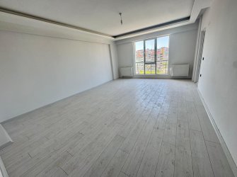SAMSUN İLKADIM KIŞLA MH. 3+1 8. KAT 155 M2 EBEVEYN BANYOLU POLATLI BULVARINA CEPHE CAM BALKONLARI TAKILI FIRSAT DAİRE.