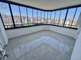 SAMSUN İLKADIM KIŞLA MH. 3+1 8. KAT 155 M2 EBEVEYN BANYOLU POLATLI BULVARINA CEPHE CAM BALKONLARI TAKILI FIRSAT DAİRE.