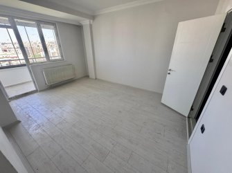SAMSUN İLKADIM KIŞLA MH. 3+1 8. KAT 155 M2 EBEVEYN BANYOLU POLATLI BULVARINA CEPHE CAM BALKONLARI TAKILI FIRSAT DAİRE.