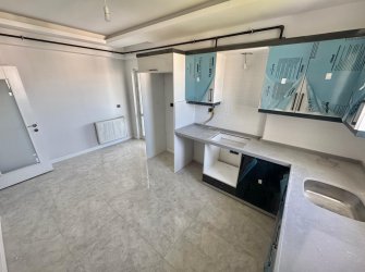 SAMSUN İLKADIM KIŞLA MH. 3+1 8. KAT 155 M2 EBEVEYN BANYOLU POLATLI BULVARINA CEPHE CAM BALKONLARI TAKILI FIRSAT DAİRE.