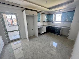 SAMSUN İLKADIM KIŞLA MH. 3+1 8. KAT 155 M2 EBEVEYN BANYOLU POLATLI BULVARINA CEPHE CAM BALKONLARI TAKILI FIRSAT DAİRE.