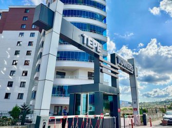 SAMSUN İLKADIM TEPECİK MH. 3+1 165 M2 1. KAT EBEVEYN BANYOLU GİYİNME ODALI TEPE TOWERS SİTESİNDE CAM BALKONLU HAVUZLU GÜVENLİKLİ SİTE İÇİ SATILIK LÜKS DAİRE..