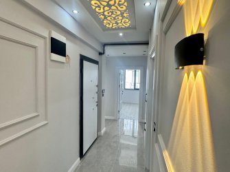 SAMSUN İLKADIM KIŞLA MH. 3+1 1. KAT 130 M2 EBEVEYN BANYOLU CAM BALKONLU MERKEZİ KONUMDA KREDİYE UYGUN LÜKS DAİRE..