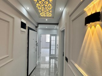 SAMSUN İLKADIM KIŞLA MH. 3+1 1. KAT 130 M2 EBEVEYN BANYOLU CAM BALKONLU MERKEZİ KONUMDA KREDİYE UYGUN LÜKS DAİRE..