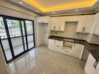 SAMSUN İLKADIM KIŞLA MH. 3+1 1. KAT 130 M2 EBEVEYN BANYOLU CAM BALKONLU MERKEZİ KONUMDA KREDİYE UYGUN LÜKS DAİRE..