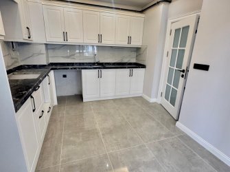 SAMSUN İLKADIM KIŞLA MH. 3+1 1. KAT 130 M2 EBEVEYN BANYOLU CAM BALKONLU MERKEZİ KONUMDA KREDİYE UYGUN LÜKS DAİRE..