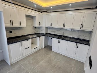SAMSUN İLKADIM KIŞLA MH. 3+1 1. KAT 130 M2 EBEVEYN BANYOLU CAM BALKONLU MERKEZİ KONUMDA KREDİYE UYGUN LÜKS DAİRE..