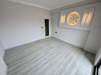 SAMSUN İLKADIM KIŞLA MH. 3+1 4. KAT 130 M2 EBEVEYN BANYOLU CAM BALKONLU MERKEZİ KONUMDA KREDİYE UYGUN LÜKS DAİRE.