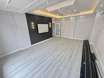 SAMSUN İLKADIM KIŞLA MH. 3+1 4. KAT 130 M2 EBEVEYN BANYOLU CAM BALKONLU MERKEZİ KONUMDA KREDİYE UYGUN LÜKS DAİRE.