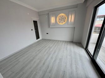 SAMSUN İLKADIM KIŞLA MH. 3+1 4. KAT 130 M2 EBEVEYN BANYOLU CAM BALKONLU MERKEZİ KONUMDA KREDİYE UYGUN LÜKS DAİRE.