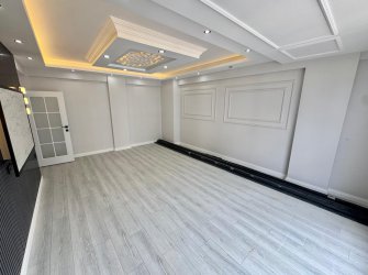 SAMSUN İLKADIM KIŞLA MH. 3+1 4. KAT 130 M2 EBEVEYN BANYOLU CAM BALKONLU MERKEZİ KONUMDA KREDİYE UYGUN LÜKS DAİRE.