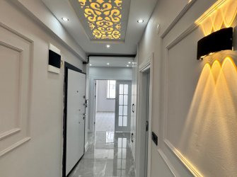 SAMSUN İLKADIM KIŞLA MH. 3+1 4. KAT 130 M2 EBEVEYN BANYOLU CAM BALKONLU MERKEZİ KONUMDA KREDİYE UYGUN LÜKS DAİRE.
