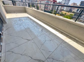 SAMSUN İLKADIM KALKANCI MH. 3+1 130 M2 1. KAT EBEVEYN BANYOLU BÜYÜK BALKONLU MERKEZİ KONUMDA KREDİYE UYGUN FIRSAT DAİRE..