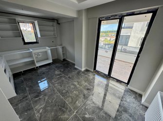 SAMSUN İLKADIM KARASAMSUN MH. 3+1 1.KAT 130 M2 EBEVEYN BANYOLU GİYİNME ODALI SIFIR FIRSAT DAİRE..