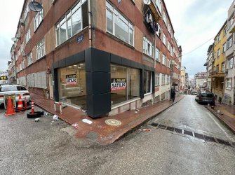SAMSUN İLKADIM ÇİFTLİK MAH 40m2 İÇİ DIŞI YAPILI 2 BÖLMELİ TUVALET VE MUTFAK MEVCUT KÖŞE DÜKKAN 