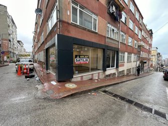 SAMSUN İLKADIM ÇİFTLİK MAH 40m2 İÇİ DIŞI YAPILI 2 BÖLMELİ TUVALET VE MUTFAK MEVCUT KÖŞE DÜKKAN 