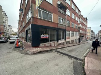 SAMSUN İLKADIM ÇİFTLİK MAH 40m2 İÇİ DIŞI YAPILI 2 BÖLMELİ TUVALET VE MUTFAK MEVCUT KÖŞE DÜKKAN 