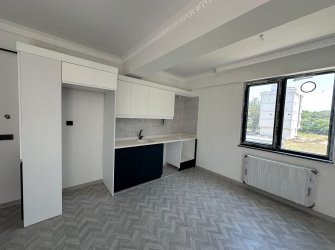 SAMSUN ATAKUM ÇAKIRLAR MAH 1.KAT 1+1 50m2 NET ÇİFT ASANSÖRLÜ GENİŞ BALKONLU ÖZEL YAPIM OTOPARKLI SIFIR DAİRE 